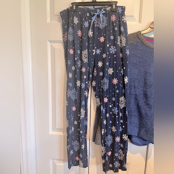 2 Pc PJ Set❄️ Life is Good Blue Snowflake❄️ Pants & Soft, Fleece Blue & Gray Top - Picture 6 of 11